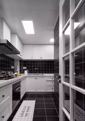 80㎡美式兩房 鞋柜化身餐邊柜，黑白廚房設計驚艷亮相